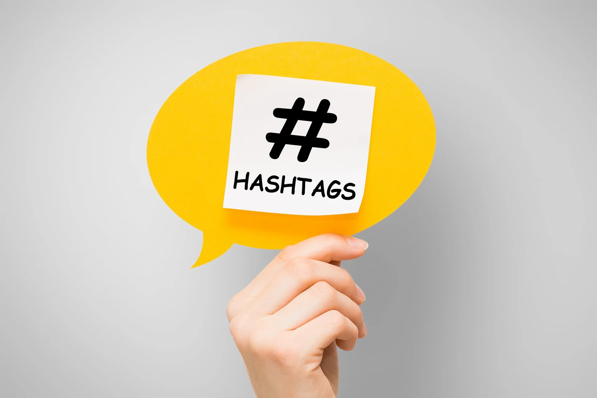 Hashtags Instagram, TikTok et LinkedIn : comment bien les choisir en 2026